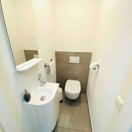 Cosy 2 Bedrooms In Center - 3b Apartment